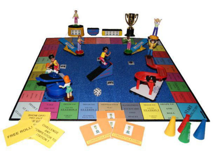 Cheerleader action-figure board game image 1